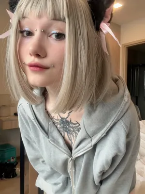 #Amatéři #Tetování #Kundička #Krásný Holky #Nahatý #Sólo #Onlyfans #Přírodní Prsa #Roztomilé #Kočičí Uši #Sexy Postava #Chest Tattoo #Body Piercing