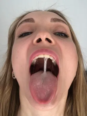 #Amadoras #Mamãe #Loira #Linda #Solo #Onlyfans #Modelo #Babando #Saliva #Pornô Vertical #Kira Blaze
