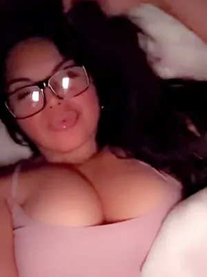 #Big Tits #Brunette #Glasses #Onlyfans #Vertical Porn #Leaks #Onlyfans Models #Claudiagmodel