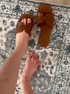 #Foot Fetish #Solo #Onlyfans #Teasing #Toes #Sexy #FYP #Vertical Porn #Sandals #Namiko
