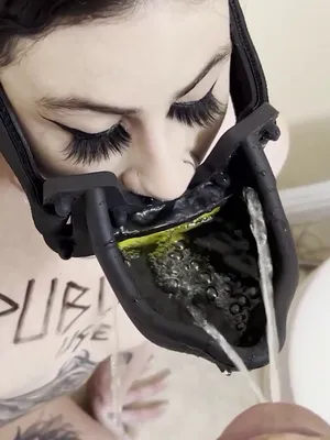 #Tattoo #Pissing #Perverse #Fetish #Piercing #Curly Hair #Vertical Porn