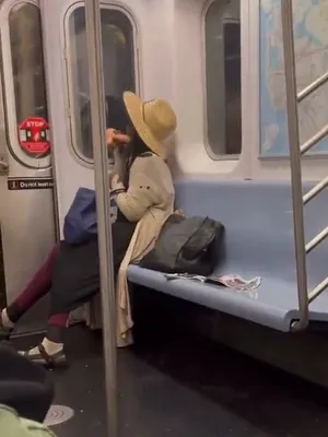 #Öffentlich #Lustig #Dildo #Ebenholz #Lustige Pornografie #Metro #Nsfw Lustig