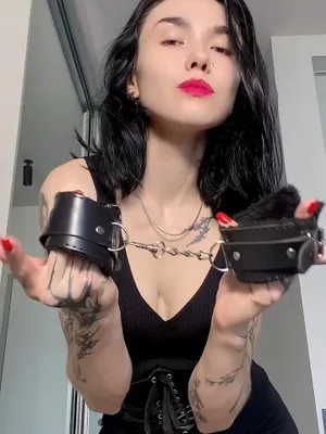 #Brünett #Tätowierung #Fetisch #Onlyfans #Model #Herrin #Vertikal Porno #Mary Herrin