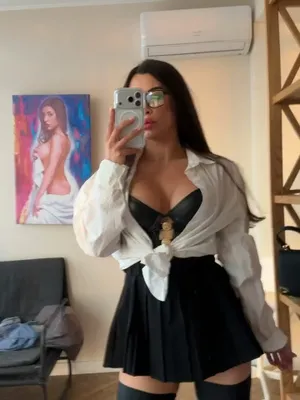 #Brunette #Glasses #Skirt #Lingerie #镜前 #Solo #Stockings #Sexy #Pleated Skirt #Leather Look #@yourmightymia