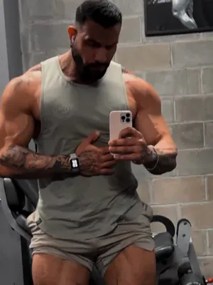 #Tattoo #Muscular #Onlyfans #Gay #Vertical Porn #Leaks #Onlyfans Models #Lucas Lakutsin