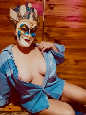 #Tits #Mask #Latina #Solo #Teasing #Casero #Ambar Nixon