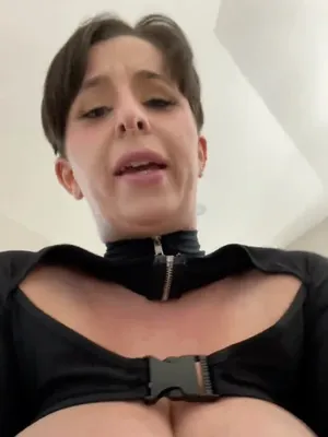 #Big Tits #Brunette #Onlyfans #Short Hair #Vertical Porn #Leaks #Onlyfans Models #Q Tsnack IRL