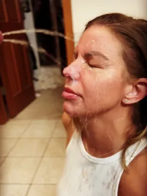 #Milfky #Kouření Péra #Brunetky #Chcaní #Dávení Penisem #Koupelna #Stříkání #Stříkání Na Obličej #Koule #Brooklyn Chase #Vertikální Porno #Úniky