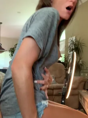 #Amateurs #Blowjob #Brunette #Cumshot #Big Cock #Cowgirl #Riding Dick #Vertical Porn