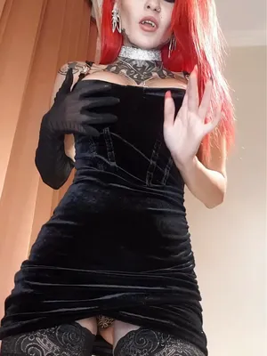 #Ragazza Gothic #Intimo #Da Sola #Onlyfans #Provocazione #Autoreggenti #Abiti #Sensuale #Ragazze Tatuate #Velvet Dress