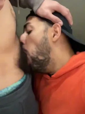 #Pubblico #Pompino #Gola Profonda #Toilette #Pecorina #Cazzo Grosso #Scopata In Faccia #Bareback #Omosessuale #Barba #Latino #Hairy Cock #Scopare #Cappello