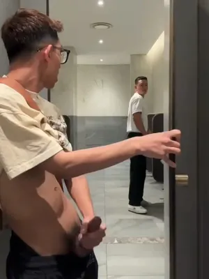 #Asiática #Público #Boquete #Óculos #Vaso Sanitário #Gozar #Atlética #Voyeur #No Pelo #Gay #Gay Jovem #Fodendo #Dando Uma Punheta #Brincadeira Com Mamilos #Chupar Mamilos #Pornô Vertical