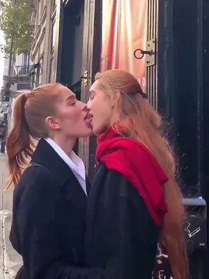#Lesbians #Kissing #Vertical Porn