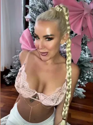 #Amateurs #Blonde #Beautiful #Czech #Solo #Onlyfans #Teasing #Bra #Ponytails #Vertical Porn #Lucysea