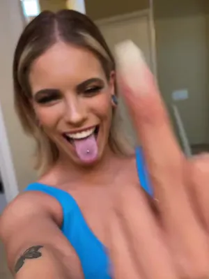 #Blonde #Ass #Onlyfans #Vertical Porn #Leaks #Onlyfans Models #Onetriickpony