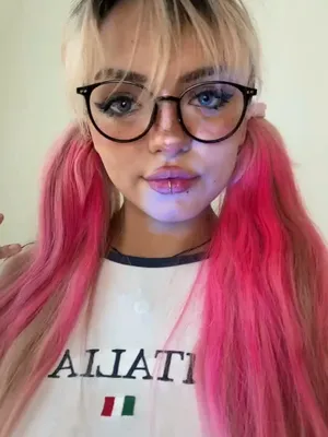 #Niedlich #Grosse Titten #Arsch #Großarsch #Rasiert #Sexy #Vertikal Porno #Tiktok Porn #Tiktok18+