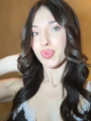 #Amateurs #Brunette #Beautiful #Flashing Tits #Solo #Onlyfans #Vertical Porn #Amina Cut