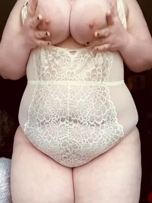 #Flashing Tits #Big Areolas #BBW #Vertical Porn