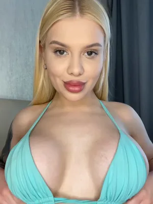 #Amateurs #Blonde #Beautiful #Nipple Piercing #Flashing Tits #Solo #Onlyfans #Teasing #Fake Tits #Sexy #Vertical Porn #Vikki Astor