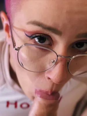 #Blowjob #Glasses #Handjob #POV #Short Hair #Fansly #Pov Blowjob #Kontakt Wzrokowy #Colored Hair #Vertical Porn #Nika Reznik
