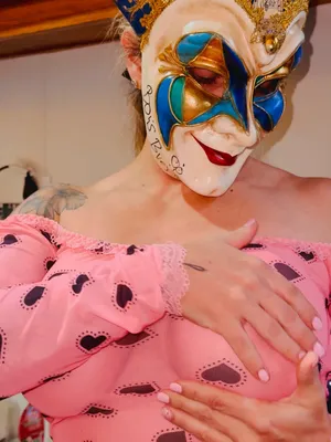 #Gros Seins #Tatouage #Masque #Latino #Solo #Allumeuse #FYP #Ambar Nixon