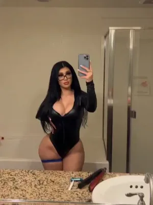#Big Tits #Brunette #Glasses #Big Ass #Onlyfans #Vertical Porn #Leaks #Onlyfans Models #Lilianaheartsss