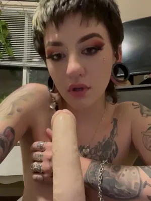 #Teen #Tattoo #Dildo #Piercing #Short Hair #Dildo Blowjob #Vertical Porn #Leaks #Ears Tunnel