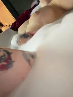 #아마추어 #Teen #Big Tits #Brunette #Tattoo #화장실 #Solo #Onlyfans #클로즈업 #귀여운녀