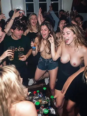 #酔っぱらい #全裸 #Natural Tits #写真 #House Party #Nextgen Pics #Shit Faced