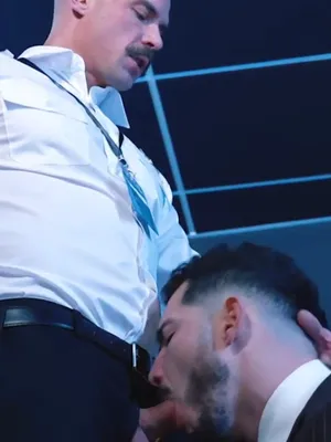 #Pipe #Gorge Profonde #Éjaculation #Faciale #Piercing #Bareback #Gay #Baise #Patron #Vertical Porn #Moustache #Costume