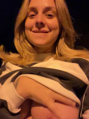 #Big Tits #Tits #Flashing Tits #Onlyfans #Big Natural Tits #Vertical Porn #Scarlet1