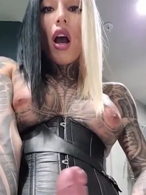 #Gros Seins #Shemale #Tatouage #Latino #Foutre #Solo #Webcams #Corset #Cuir #Se Branler #Seins Artificiels #Cheveux Colorés #Auto-éjaculation #TS Eden Raynes