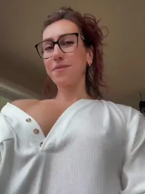 #Glasses #Onlyfans #Vertical Porn #Leaks #Onlyfans Models #Gergana Zdr