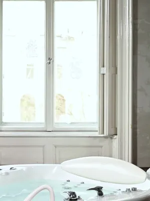 #Rousse #Tatouage #Masturber #Chatte #Doigtage #Piercing Tétons #Sous Vêtements #Solo #Bain #Chatte Mouillée #Corps Séduisant #Bathtub Solo