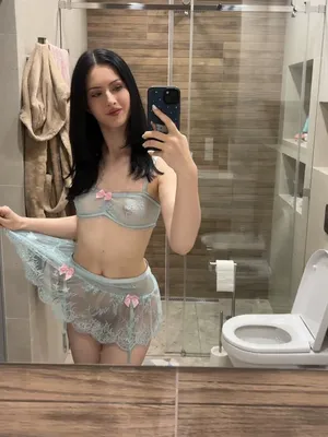 #Adoloscente #Tette Piccole #Bella #Intimo #Specchio #Da Sola #Onlyfans #Provocazione #Sensuale #Sarah Nash
