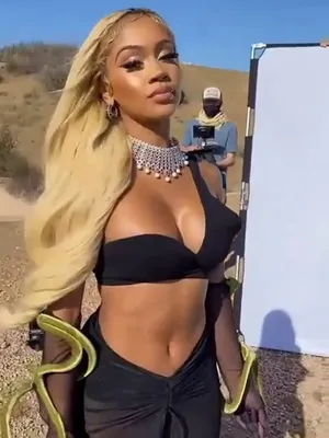 #Ebony #Beautiful #Outdoor #Vertical Porn