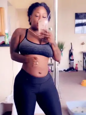#Gros Seins #Tatouage #Ebony #Onlyfans #Vertical Porn #Fuites #Onlyfans Modèles #Barbee Bandz