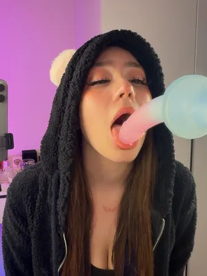 #Amateurs #Teen #Blowjob #Brunette #Solo #Onlyfans #Teasing #Dildo Blowjob #Vertical Porn