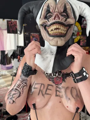 #Amatéři #Brunetky #Tetování #Masky #Fetiš #Sólo #Škádlení #Svorky #Přírodní Prsa #Chain #Punk #Contentcreator #Úniky #Ripped Pants #Adult Content #Xfree Brand #Exclusive Content #See My Fetish #Selling Content #Punk Me Hard