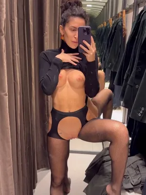 #MILF #Big Tits #Masturbation #Fingering #Fishnet #Stockings #Italian