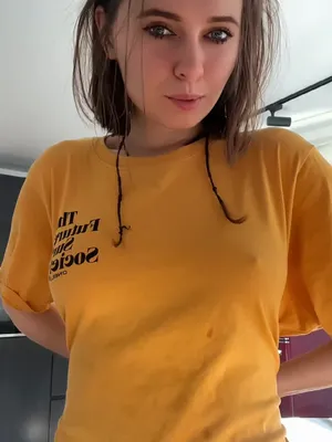 #素人 #Beautiful #Solo #Onlyfans #挑逗 #Selfie #Sexy #Casual #Tight Clothes #Yellow Tshirt