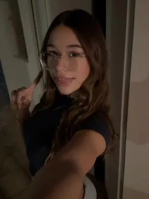 #Mignon #Brunette #Lunettes #Onlyfans #Maillot De Bain #Séduisant #Tiktok Porn #Fuites #Onlyfans Modèles #Fuites Instagram #Séduisant Tiktok #Tiktok18+ #Chloe Parker