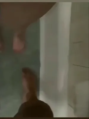 #Pissing #Funny #Vertical Porn