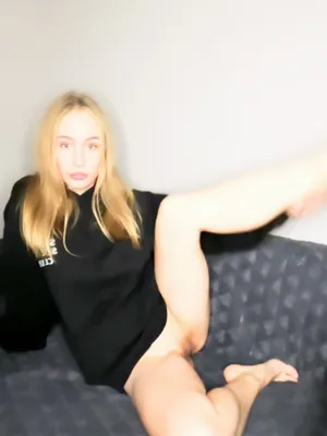 #Blonde #Pussy #Fetish #Foot Fetish #Legs #Stretching #Vertical Porn