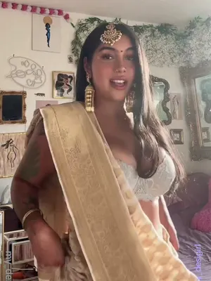 #Brunetky #Tetování #Krásný Holky #Indky #Sólo #Šaty #Roztomilé #Žhavá Holka #Sexy Postava #Sari