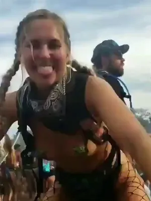 #Festival Sluts #Vertical Porn
