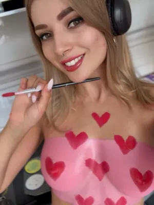 #Amatorzy #Beautiful #Solo #Onlyfans #Body Painting #Nose Piercing #Lia Grace