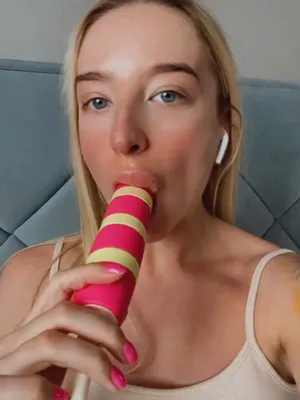 #Amateurs #Blonde #Solo #Onlyfans #Dildo Blowjob #Vertical Porn #Jenny Eyre