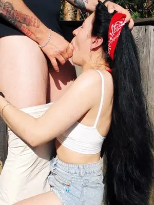 #Amateurs #Pipe #Brunette #Gorge Profonde #Extérieur #Facefuck #Pipe Baveuse #Risque Public #Fellation En Plein Air #Vertical Porn #Ejaculation Buccale