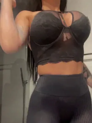 #Big Tits #Brunette #Tattoo #Onlyfans #Vertical Porn #Leaks #Onlyfans Models #Aimztruly